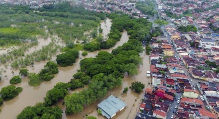 Inundação em Itapetinga, na Bahia