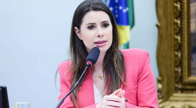 Deputada Federal, Carolina de Toni PSL-SC, &eacute; atual presidente da CCJ da C&acirc;mara
