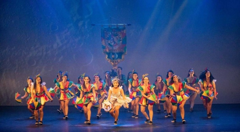 No Teatro RioMar, o público pode desfrutar de forma presencial de peças e dos musicais.