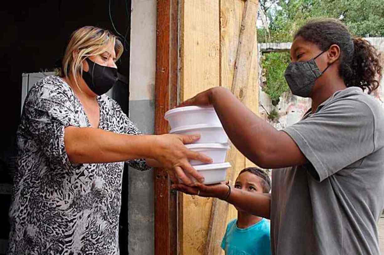 Programas Auxílio Brasil e Alimenta Brasil são sancionados com vetos   