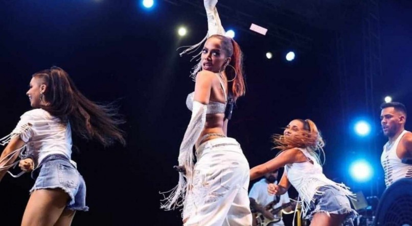 Anitta adia shows devido à alta de casos de covid-19