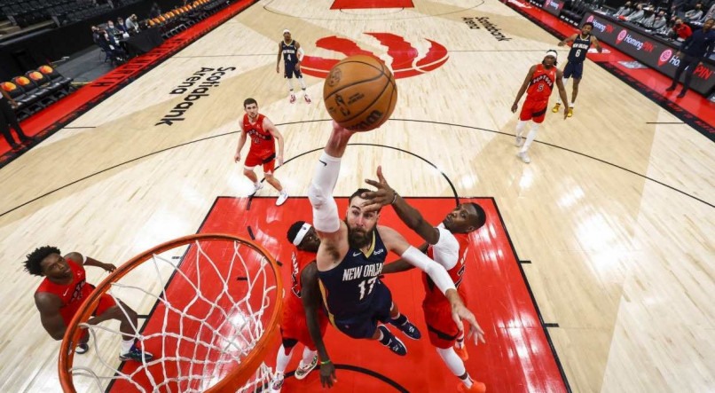 Heat x Raptors &eacute; um dos 12 jogos da NBA que acontecem nesta segunda-feira (17).