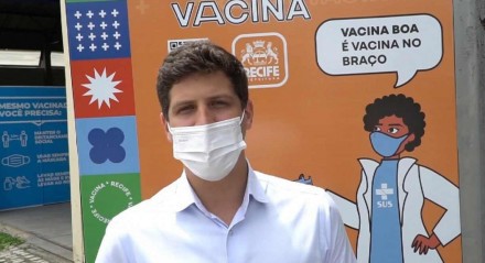 O prefeito João Campos afirmou que, quando as vacinas infantis contra a covid-19 forem enviadas pelo Governo Federal, a Secretaria de Saúde do Recife irá começar a vacinação para a faixa etária de 5 a 11 anos de idade