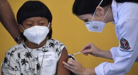 Davi Xavante, 8 anos, primeira criança vacinada contra covid-19 no Brasil