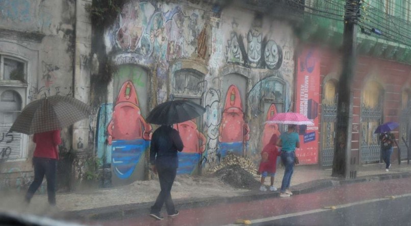 De acordo com a Apac, pode haver pancadas de chuvas com &quot;acumulados significativos&quot; em regi&otilde;es de Pernambuco, na noite do domingo e madrugada de segunda (21)