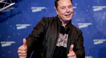 Elon Musk alcançou o topo do ranking de pessoas mais ricas do mundo