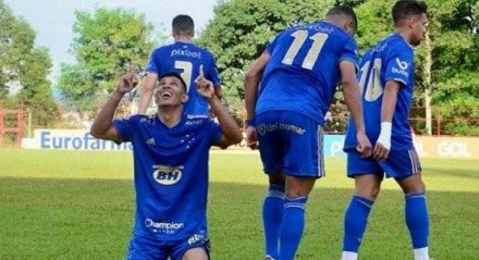 Cruzeiro eliminou o Retrô-PE na terceira fase da Copinha