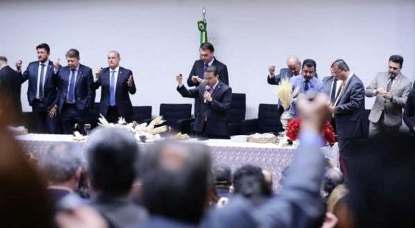 Comando da bancada evangélica no Congresso expõe disputas e divergências