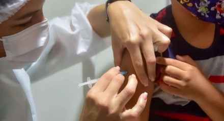 Vacinação de crianças contra a covid-19 em Caruaru