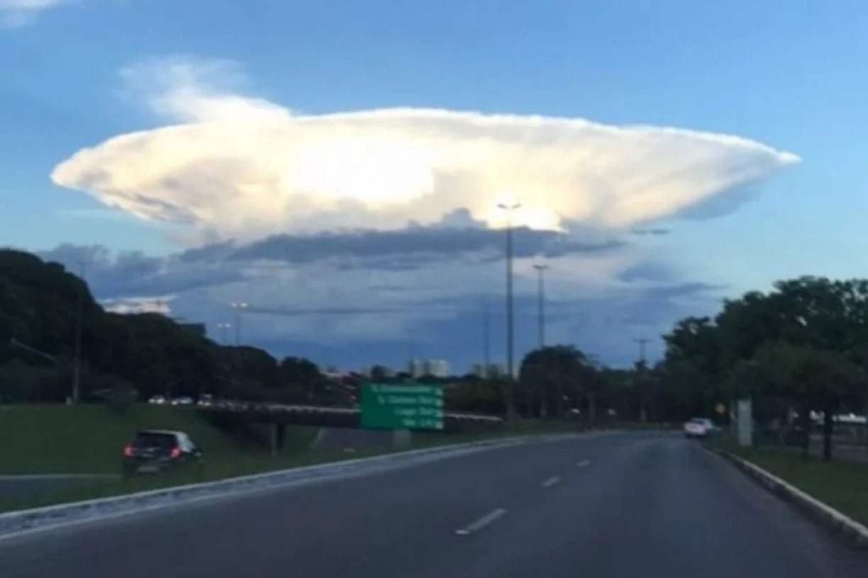 Fenômeno aparece no céu de Brasília e imagens viralizam nas redes