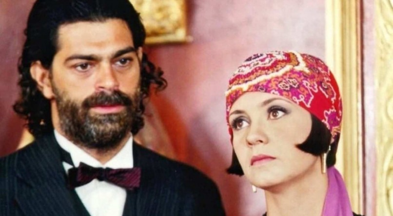 Eduardo Moscovis e Adriana Esteves em 'O Cravo e a Rosa'
