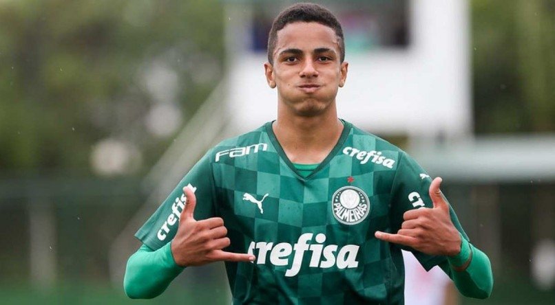 Giovani foi um dos destaques do Palmeiras na Copinha 2022, onde o Verd&atilde;o se sagrou campe&atilde;o