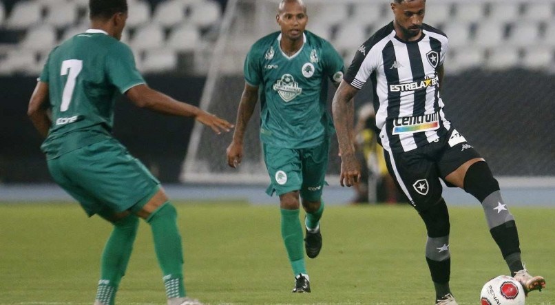 O Botafogo entra em campo nesta segunda-feira (7), &agrave;s 20h