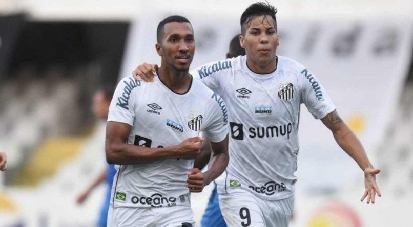 Lucas Braga (esquerda) foi um dos destaques do Santos no ano passado