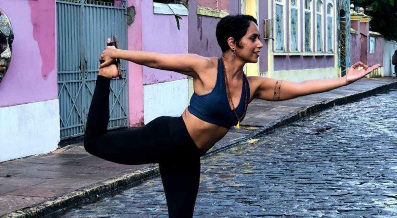 CURSO Fabiana Jansen, instrutora de yoga, abre o curso "A Arte de Ser: O Encontro do Yoga com a Dança"