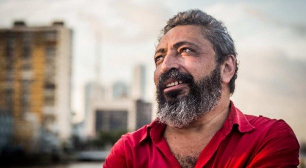 Sidney Rocha receberá título de Doutor Honoris Causa da UFPE: 'Me sinto um escritor do meu tempo'