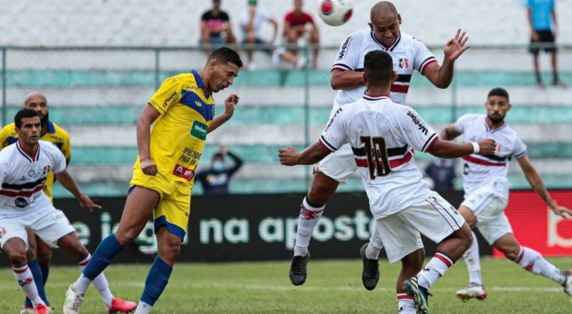 Na primeira fase, o Santa Cruz venceu fora de casa por 2x1 o Caruaru City pelo Campeonato Pernambucano
