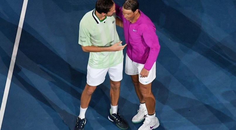 Nadal venceu Medvedev por 3 sets a 2 na decisão do Australian Open.