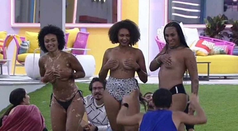 Natália, Jessilane e Linn da Quebrada fizeram topless na casa 