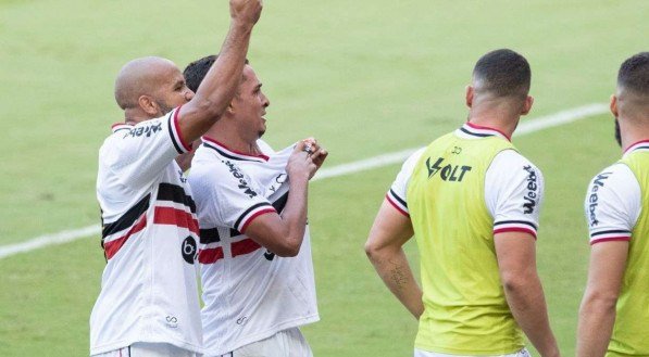 Com o resultado, o Tricolor do Arruda se mantém líder do Pernambucano, somando 9 pontos em 3 vitórias.