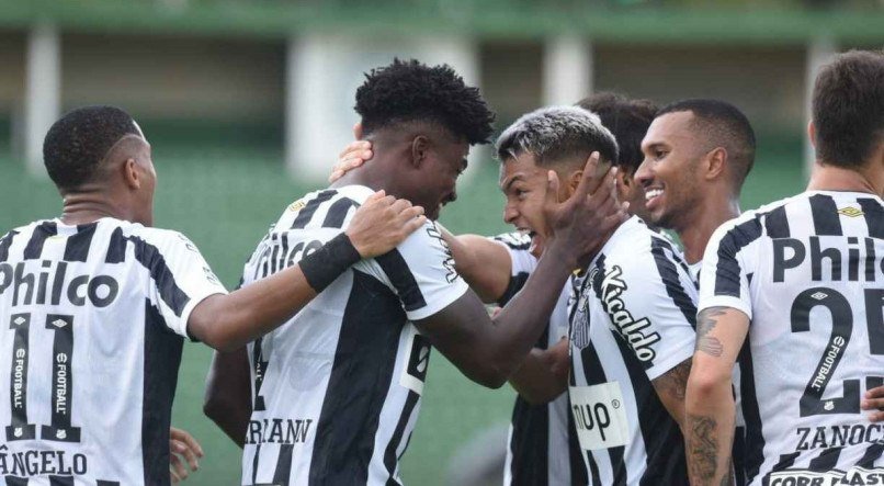 O Santos entra em campo neste domingo (13) contra o Ituano