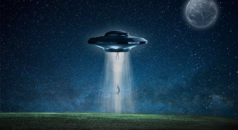 Enquanto o vidente afirma que a chegada está próxima, cientistas descobriram fenômeno que pode ter relação com a vida extraterrestre 