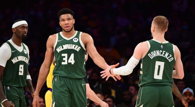 O Milwaukee Bucks &eacute; a &uacute;nica equipe invicta nesta temporada da NBA; veja onde assistir Bucks x Pistons 