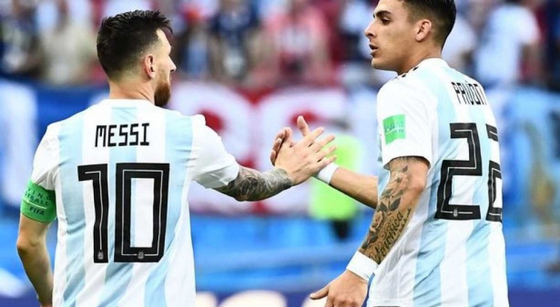 Messi e Pav&oacute;n durante a Copa do Mundo de 2018. Atacante deve chegar ao Atl&eacute;tico-MG
