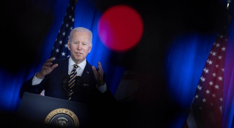 "Os cidadãos americanos devem sair agora", declarou Biden