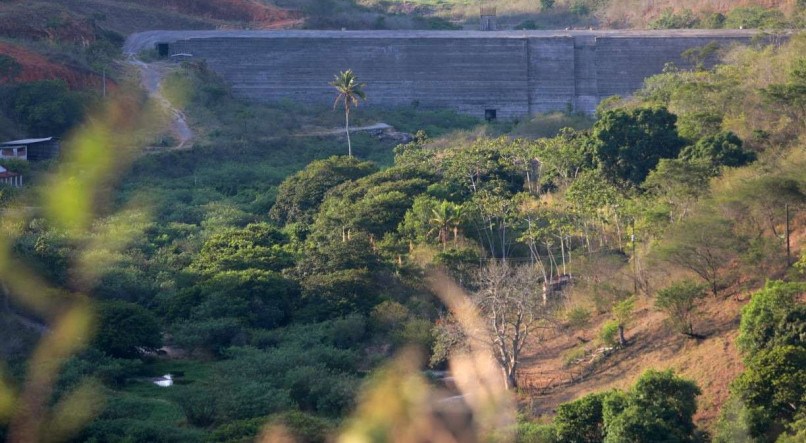 DEMORA Barragem de Panelas II, no município de Cupira, tem apenas metade da obra concluída. As outras três estão em situação ainda pior