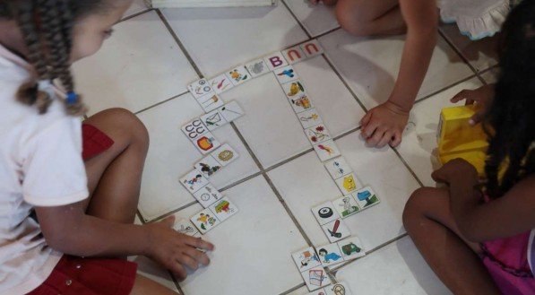 O fato é que já na fase de alfabetização se verifica uma enorme desigualdade educacional em nosso país