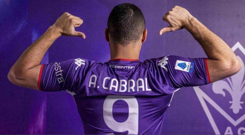 Arthur Cabral &eacute; um dos destaques da Fiorentina na temporada