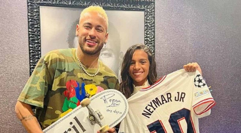 Neymar recebeu Rayssa Leal em sua residência, em Paris, na França