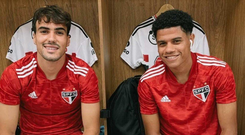 Gabriel Sara (D) &eacute; d&uacute;vida para o jogo deste domingo entre Mirassol x S&atilde;o Paulo pelo Campeonato Paulista