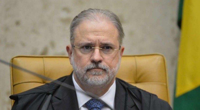 Aras tem enfrentado press&atilde;o de integrantes do Minist&eacute;rio P&uacute;blico para agir contra as investidas de Bolsonaro sobre a Justi&ccedil;a Eleitoral