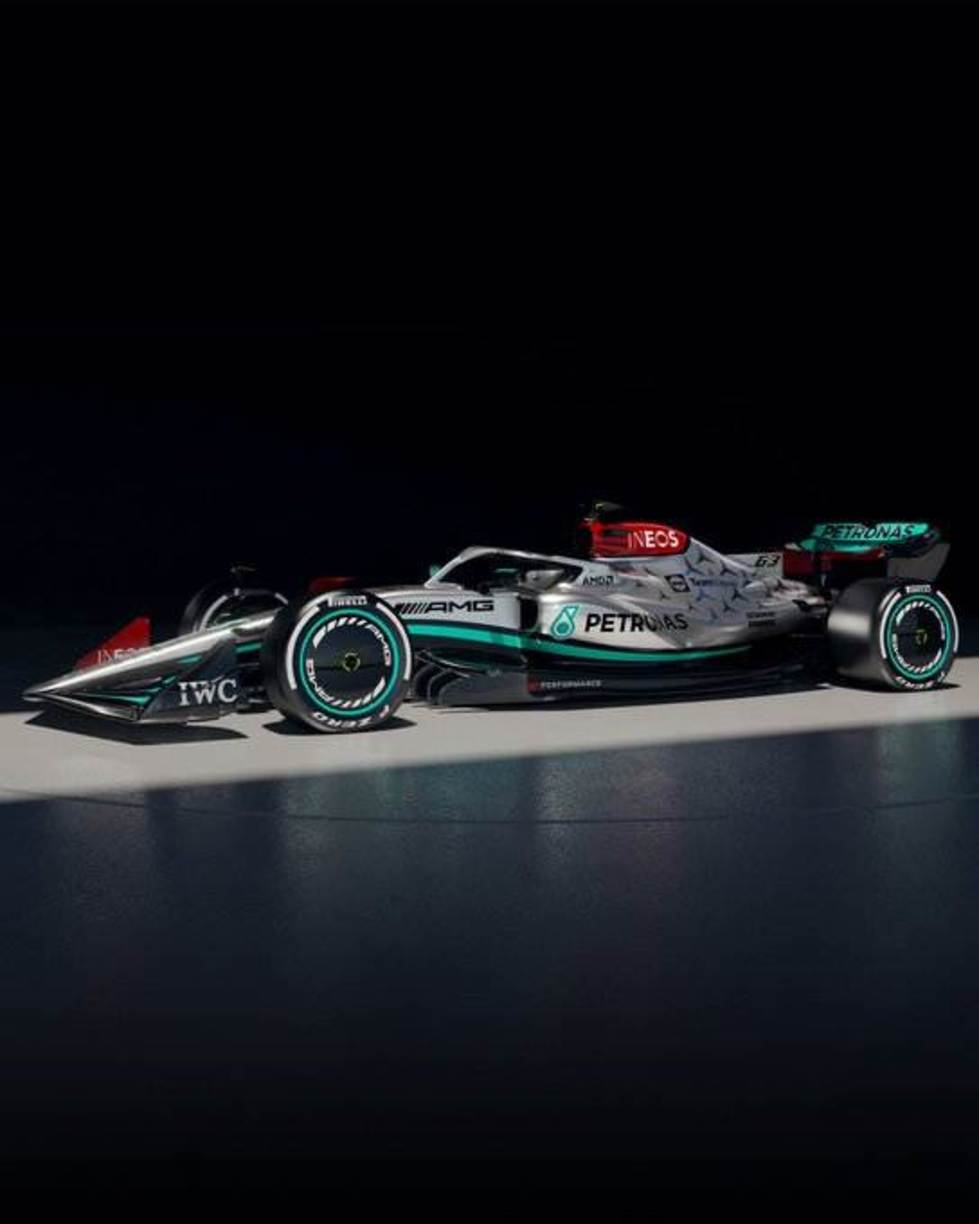 Novo Mercedes W13 retorna ao prata e aposenta o preto