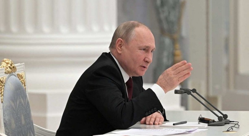 Putin informou que R&uacute;ssia n&atilde;o prev&ecirc; introduzir a lei marcial, em resposta aos insistentes boatos neste sentido devido ao conflito na Ucr&acirc;nia