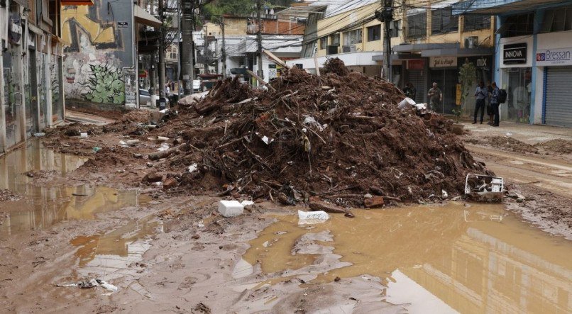 Cen&aacute;rio de destrui&ccedil;&atilde;o em Petr&oacute;polis, no Rio de Janeiro