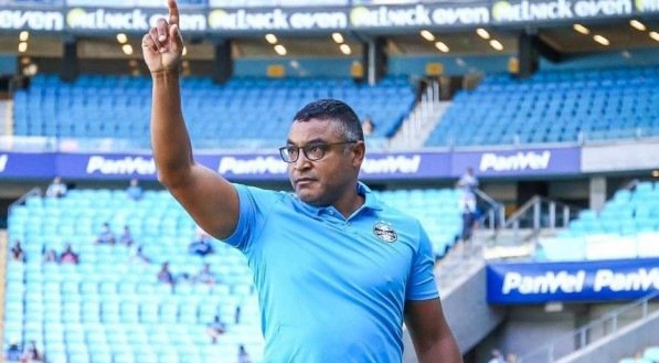 Grêmio surpreende e acerta retorno de campeão da Libertadores em 2017; confira