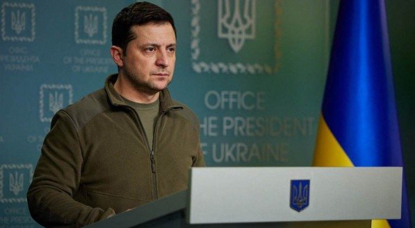 Presidente da Ucr&acirc;nia, Volodymyr Zelensky, est&aacute; usando uma ocmunica&ccedil;&atilde;o direta com os seus compatriotas.