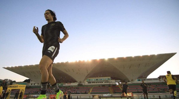 Matheus Nascimento é titular no Botafogo diante da Portuguesa pelo Campeonato Carioca
