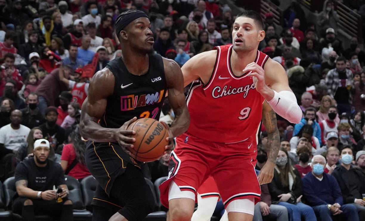 Miami Heat enfrenta o Chicago Bulls nesta segunda (20).