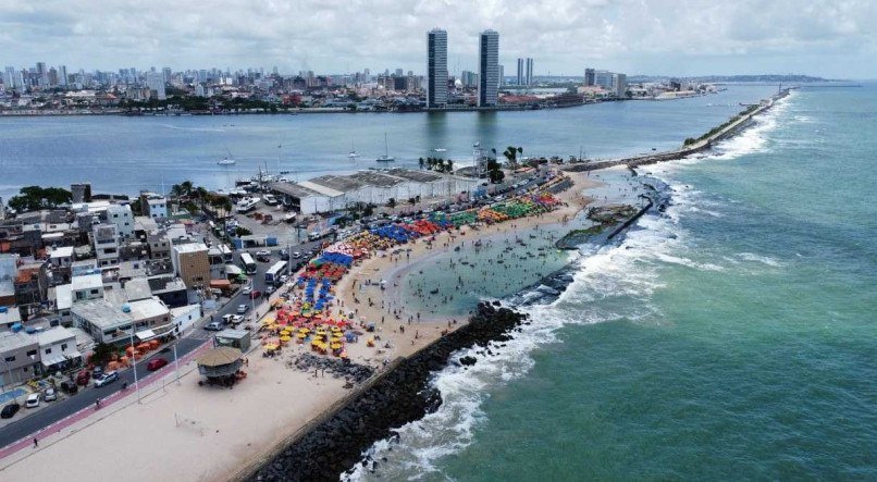 Movimentação no Buraco da Velha, no bairro de Brasília Teimosa, Zona Sul do Recife