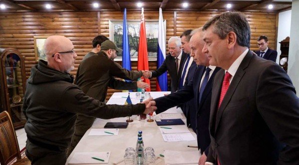 Terceira rodada de negociações entre Rússia e Ucrânia será na segunda-feira