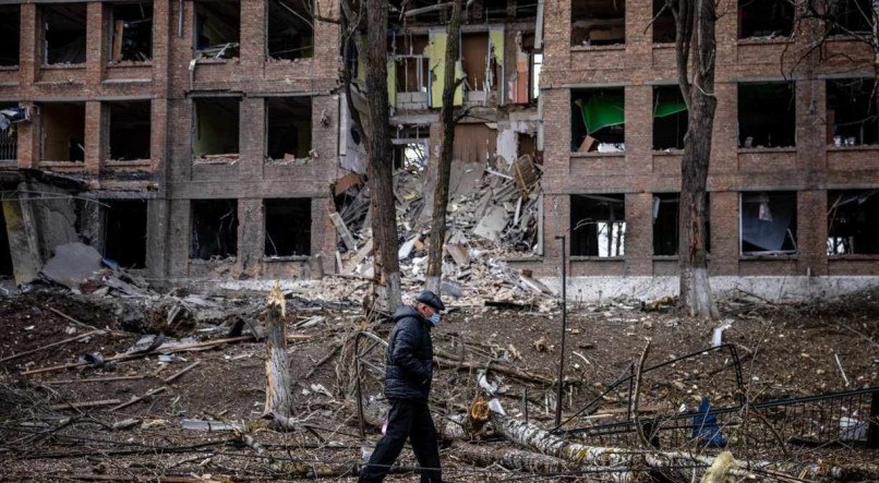 Edifício destruído após ataque russo