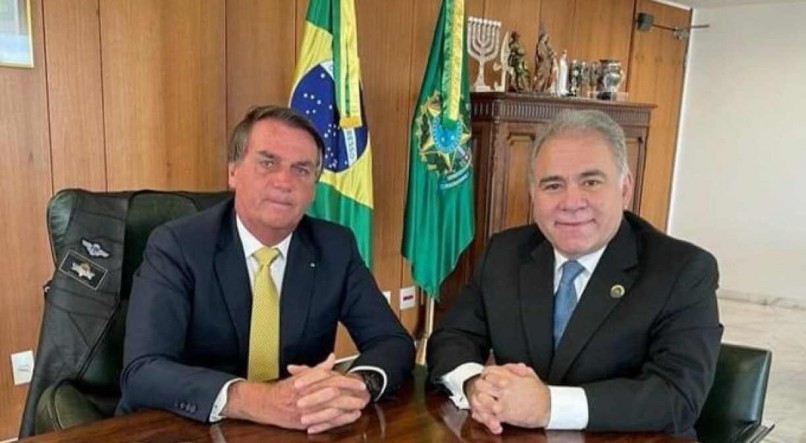 Jair Bolsonaro e Eduardo Pazuello.