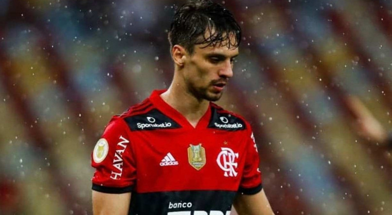 Rodrigo Caio &eacute; &iacute;dolo do Flamengo.