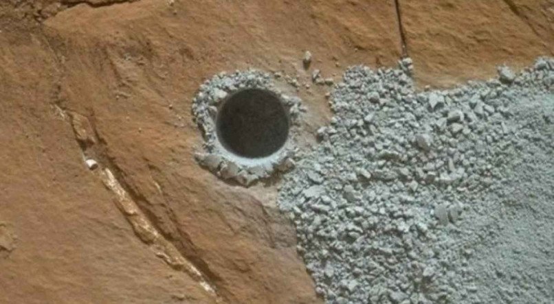O buraco foi fotografado por robôs da NASA