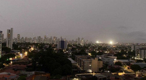 Nas últimas 24 horas, choveu no Recife mais de 50% do previsto para todo o mês de março