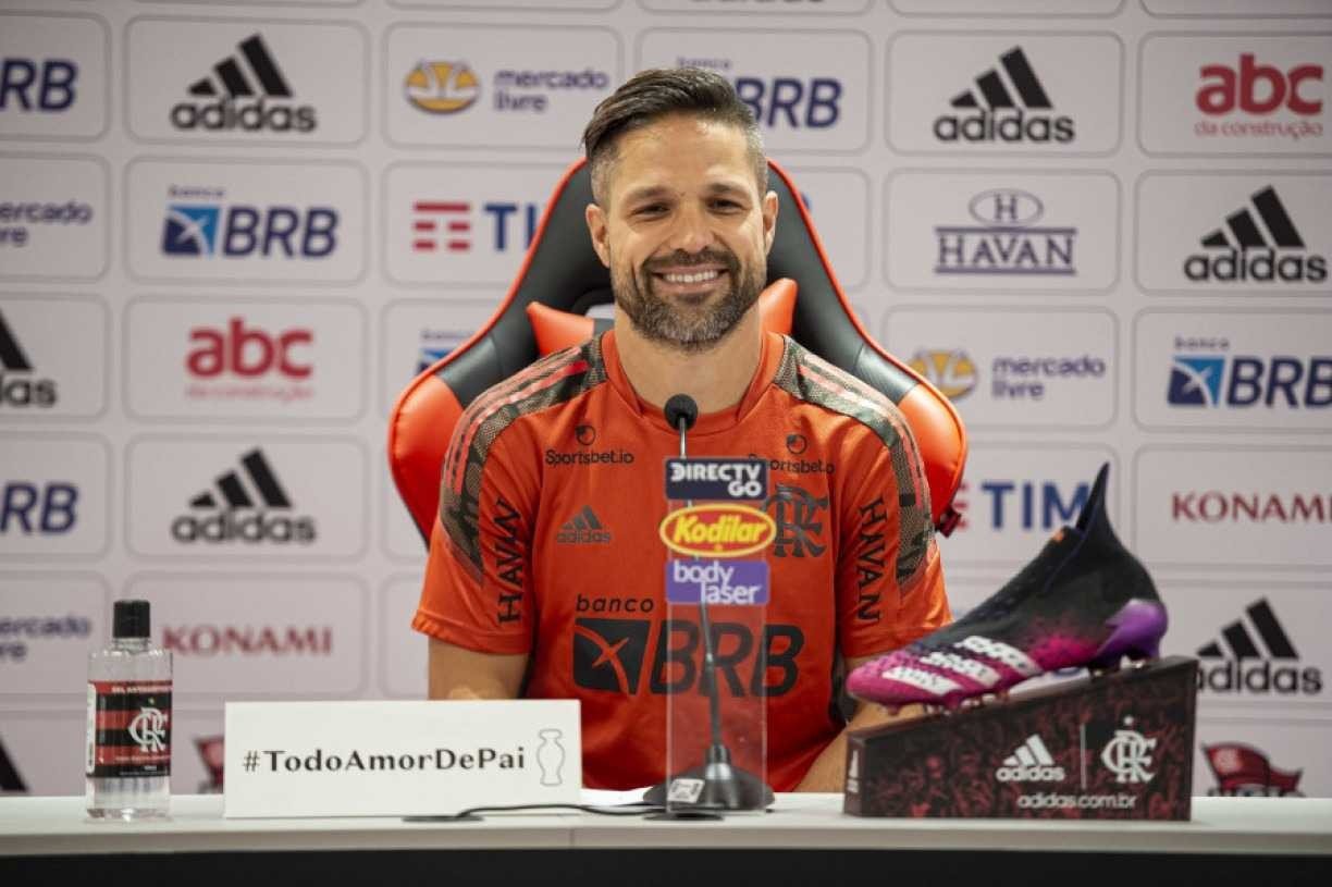 Diego Ribas é o novo embaixador da Escola Flamengo - ABC da Comunicação